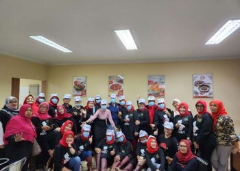 Teks foto:
Ketua IKWI Sumut Fadia Achri Yulan bersama pengurus dan anggota IKWI Sumut lainnya pada kunjungan ke pabrik Fiesta di KIM, Mabar, Kamis (25/4/2024)